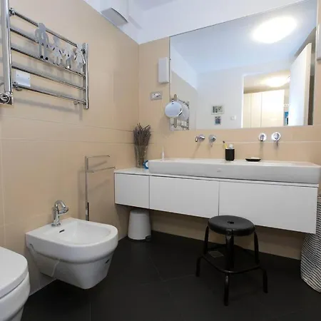 Terrace Haven: Your In Apartment